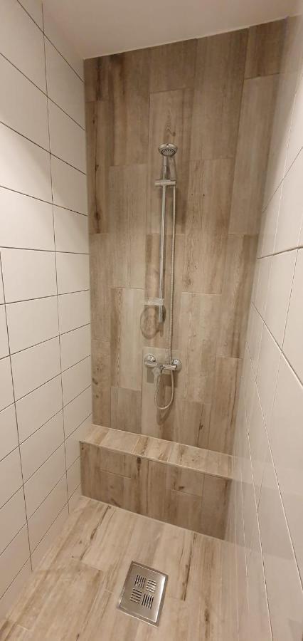 Apartamento Casa Alex Si Daiana Orşova Exterior foto