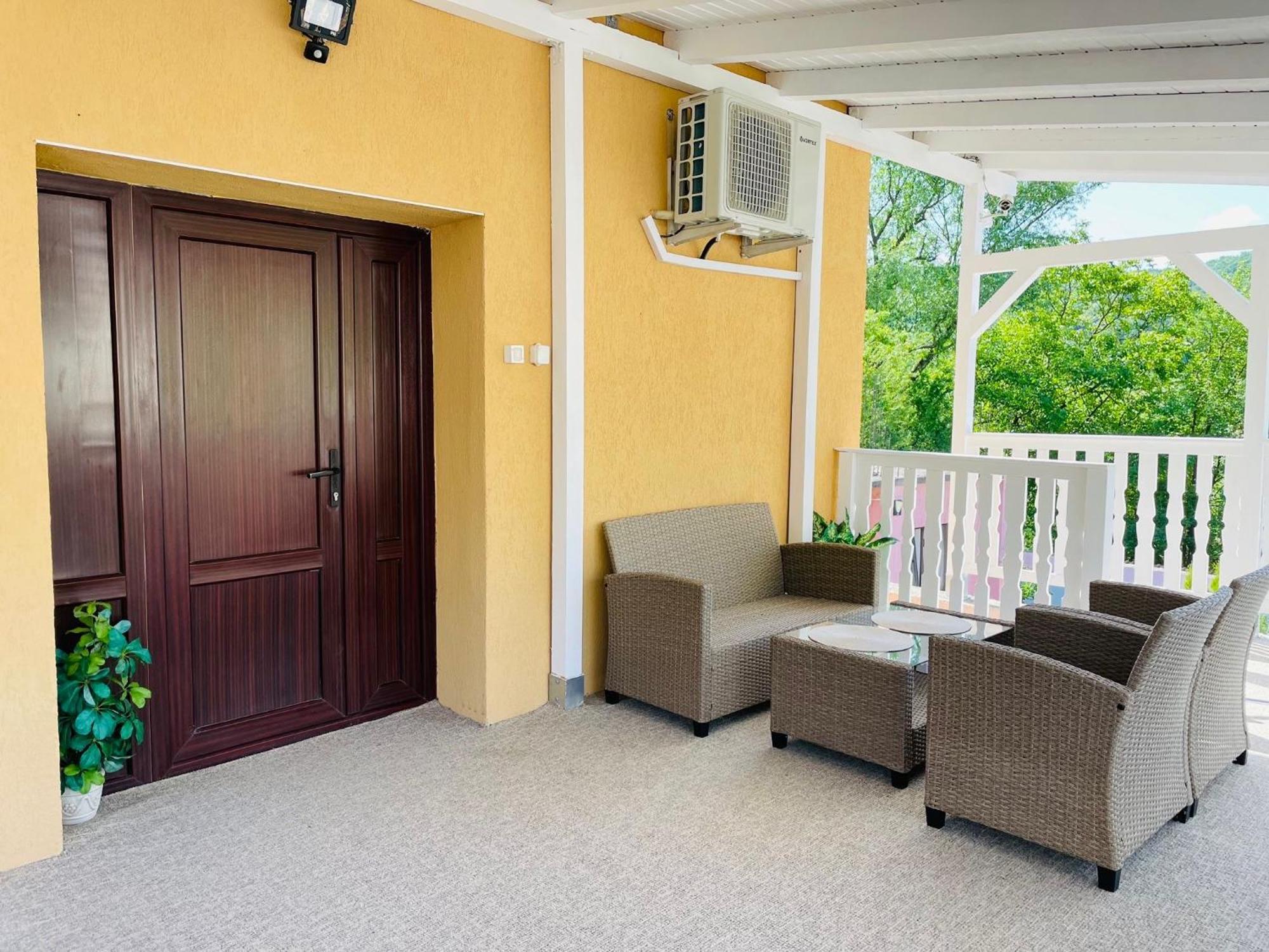 Apartamento Casa Alex Si Daiana Orşova Exterior foto